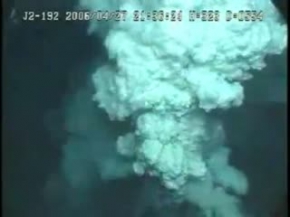 Okyanus dibinde volkan patlaması