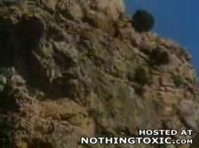 inanılmaz kartalın keçiyi öldürmesi sonra uçurması