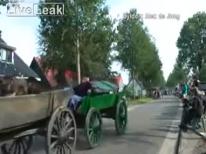 At arabasının freni tutmadı